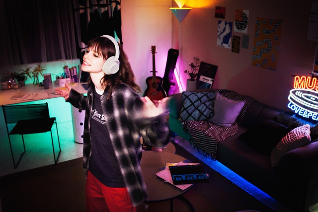 Sony ra mắt tai nghe không dây ULT WEAR mới: Phục vụ những bass-head- Ảnh 4. Sony ra mắt tai nghe không dây ULT WEAR mới: Phục vụ những bass-head- Ảnh 4.