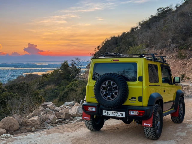 Những "vũ khí" giúp Suzuki Jimny được lòng các tay chơi nhưng lại dễ mất điểm trong mắt người thường- Ảnh 11. Những "vũ khí" giúp Suzuki Jimny được lòng các tay chơi nhưng lại dễ mất điểm trong mắt người thường- Ảnh 11.