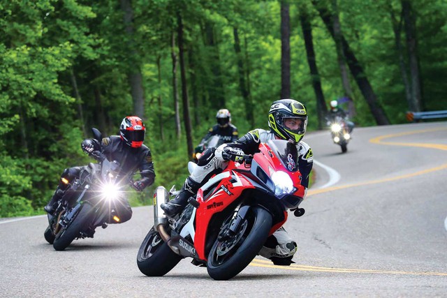 10 cung đường đẹp nhất trên thế giới dành cho những người đam mê mô tô - Đường mòn Hồ Chí Minh đứng thứ 3!- Ảnh 7. 10 cung đường đẹp nhất trên thế giới dành cho những người đam mê mô tô - Đường mòn Hồ Chí Minh đứng thứ 3!- Ảnh 7.