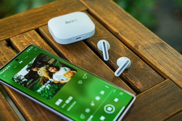 Xiaomi mới ra tai nghe không dây mới: Thiết kế trẻ trung, có chống ồn chủ động, chất âm ngon, pin tới 33 giờ mà giá chỉ 699.000 đồng- Ảnh 8. Xiaomi mới ra tai nghe không dây mới: Thiết kế trẻ trung, có chống ồn chủ động, chất âm ngon, pin tới 33 giờ mà giá chỉ 699.000 đồng- Ảnh 8.