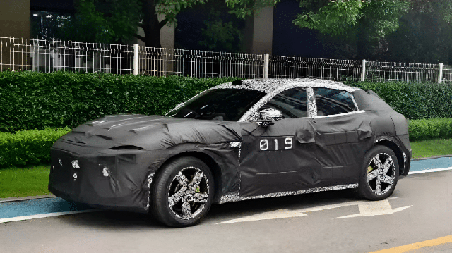 Lộ diện hình ảnh thực tế của mẫu SUV đầu tiên của Xiaomi- Ảnh 4. Lộ diện hình ảnh thực tế của mẫu SUV đầu tiên của Xiaomi- Ảnh 4.