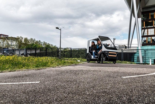 Xe điện tốc độ thấp, được coi là phương tiện dành cho người già ở Trung Quốc, nhưng lại đang trở thành xu hướng di chuyển mới tại châu Âu!- Ảnh 1. Xe điện tốc độ thấp, được coi là phương tiện dành cho người già ở Trung Quốc, nhưng lại đang trở thành xu hướng di chuyển mới tại châu Âu!- Ảnh 1.