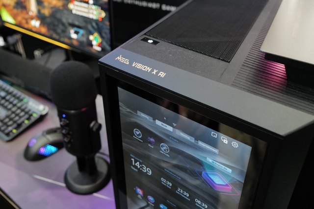 MSI cùng những linh kiện máy tính 'độc lạ' tại Computex 2024: PC tích hợp màn hình trên vỏ, GPU và SSD tản nhiệt bằng chất lỏng- Ảnh 2. MSI cùng những linh kiện máy tính 'độc lạ' tại Computex 2024: PC tích hợp màn hình trên vỏ, GPU và SSD tản nhiệt bằng chất lỏng- Ảnh 2.