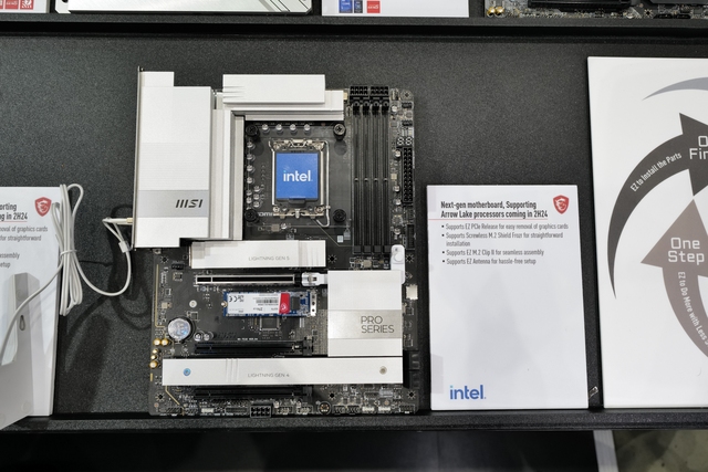 MSI cùng những linh kiện máy tính 'độc lạ' tại Computex 2024: PC tích hợp màn hình trên vỏ, GPU và SSD tản nhiệt bằng chất lỏng- Ảnh 11. MSI cùng những linh kiện máy tính 'độc lạ' tại Computex 2024: PC tích hợp màn hình trên vỏ, GPU và SSD tản nhiệt bằng chất lỏng- Ảnh 11.