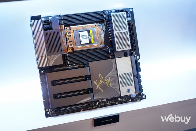 Computex 2024: Phần mềm thôi chưa đủ, hãng này còn gắn chữ AI vào mọi sản phẩm phần cứng của họ- Ảnh 3. Computex 2024: Phần mềm thôi chưa đủ, hãng này còn gắn chữ AI vào mọi sản phẩm phần cứng của họ- Ảnh 3.