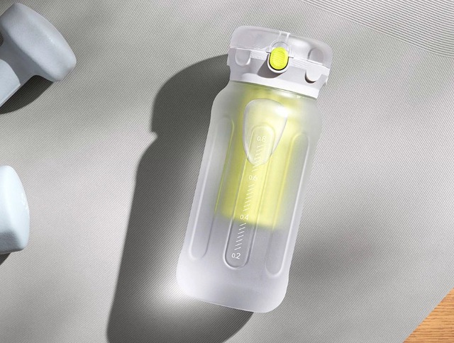 Xiaomi ra mắt bình nước thể thao: Dung tích 1L, giá 276.000 đồng- Ảnh 2. Xiaomi ra mắt bình nước thể thao: Dung tích 1L, giá 276.000 đồng- Ảnh 2.