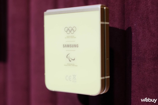 Cận cảnh mẫu điện thoại đặc biệt mà Samsung sẽ tặng cho VĐV dự Olympic Paris 2024- Ảnh 4. Cận cảnh mẫu điện thoại đặc biệt mà Samsung sẽ tặng cho VĐV dự Olympic Paris 2024- Ảnh 4.