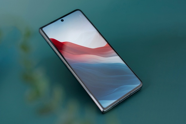 Ra mắt smartphone gập mỏng nhẹ thứ 2 thế giới: Chip Snapdragon 8 Gen 2, giá rẻ hơn cả Galaxy Z Flip6, nhưng muốn mua cũng khó- Ảnh 6. Ra mắt smartphone gập mỏng nhẹ thứ 2 thế giới: Chip Snapdragon 8 Gen 2, giá rẻ hơn cả Galaxy Z Flip6, nhưng muốn mua cũng khó- Ảnh 6.