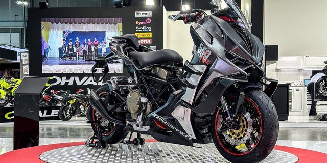 Italjet tung ra Dragster 700 Twin, mẫu xe có thể đạt tới vận tốc 190 km/h, đối thủ nặng ký của Honda X-ADV 750- Ảnh 1. Italjet tung ra Dragster 700 Twin, mẫu xe có thể đạt tới vận tốc 190 km/h, đối thủ nặng ký của Honda X-ADV 750- Ảnh 1.