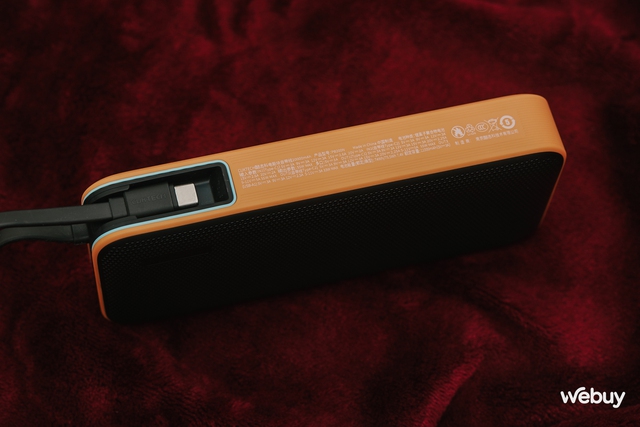 Pin dự phòng Xiaomi này giá chỉ 499.000 đồng: Dung lượng 20.000mAh, công suất 55W, tích hợp sẵn dây USB-C cực tiện- Ảnh 4. Pin dự phòng Xiaomi này giá chỉ 499.000 đồng: Dung lượng 20.000mAh, công suất 55W, tích hợp sẵn dây USB-C cực tiện- Ảnh 4.