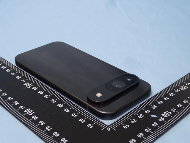 Đây là Pixel 9 Pro Fold: Smartphone màn hình gập sắp ra mắt của Google với camera "khủng"- Ảnh 8. Đây là Pixel 9 Pro Fold: Smartphone màn hình gập sắp ra mắt của Google với camera "khủng"- Ảnh 8.