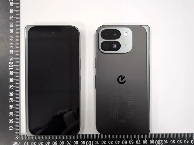 Đây là Pixel 9 Pro Fold: Smartphone màn hình gập sắp ra mắt của Google với camera "khủng"- Ảnh 1. Đây là Pixel 9 Pro Fold: Smartphone màn hình gập sắp ra mắt của Google với camera "khủng"- Ảnh 1.