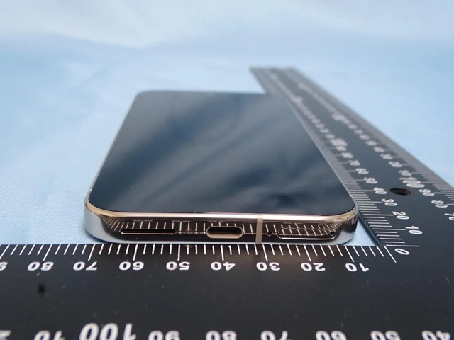 Đây là Pixel 9 Pro Fold: Smartphone màn hình gập sắp ra mắt của Google với camera "khủng"- Ảnh 19. Đây là Pixel 9 Pro Fold: Smartphone màn hình gập sắp ra mắt của Google với camera "khủng"- Ảnh 19.