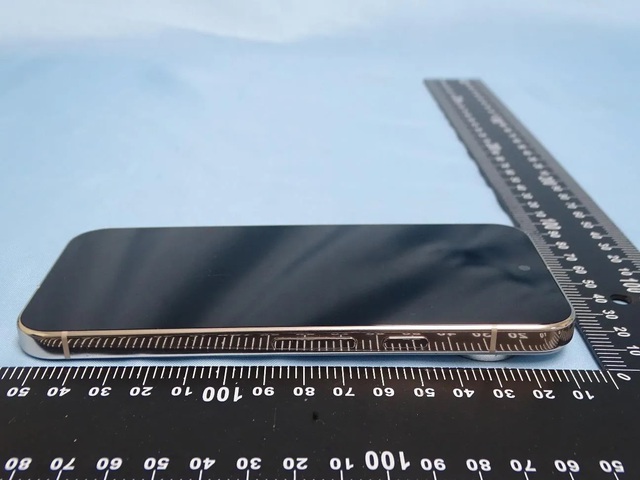 Đây là Pixel 9 Pro Fold: Smartphone màn hình gập sắp ra mắt của Google với camera "khủng"- Ảnh 16. Đây là Pixel 9 Pro Fold: Smartphone màn hình gập sắp ra mắt của Google với camera "khủng"- Ảnh 16.