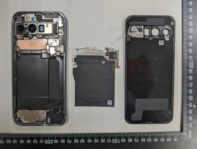 Đây là Pixel 9 Pro Fold: Smartphone màn hình gập sắp ra mắt của Google với camera "khủng"- Ảnh 28. Đây là Pixel 9 Pro Fold: Smartphone màn hình gập sắp ra mắt của Google với camera "khủng"- Ảnh 28.