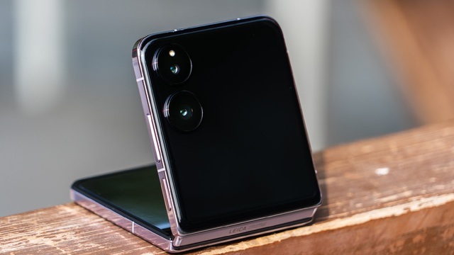 Cận cảnh Xiaomi MIX Flip: Thiết kế cực đẹp, màn hình phụ xịn nhất thế giới, pin cũng lớn nhất, giá rẻ hơn Galaxy Z Flip6- Ảnh 11. Cận cảnh Xiaomi MIX Flip: Thiết kế cực đẹp, màn hình phụ xịn nhất thế giới, pin cũng lớn nhất, giá rẻ hơn Galaxy Z Flip6- Ảnh 11.