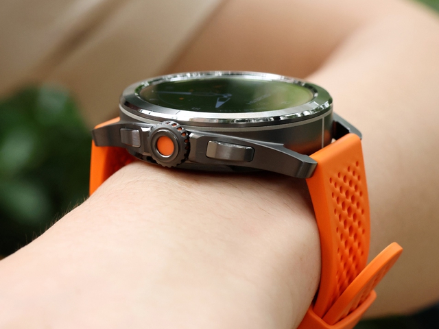Cận cảnh Xiaomi Watch S4 Sport: Thiết kế hầm hố giống Apple Watch Ultra, màn hình siêu sáng, viền titan kèm mặt kính sapphire, pin 15 ngày, giá siêu rẻ- Ảnh 2. Cận cảnh Xiaomi Watch S4 Sport: Thiết kế hầm hố giống Apple Watch Ultra, màn hình siêu sáng, viền titan kèm mặt kính sapphire, pin 15 ngày, giá siêu rẻ- Ảnh 2.