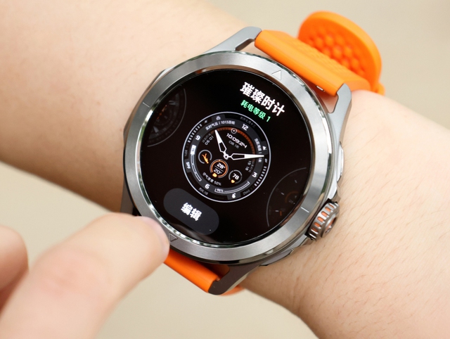 Cận cảnh Xiaomi Watch S4 Sport: Thiết kế hầm hố giống Apple Watch Ultra, màn hình siêu sáng, viền titan kèm mặt kính sapphire, pin 15 ngày, giá siêu rẻ- Ảnh 1.