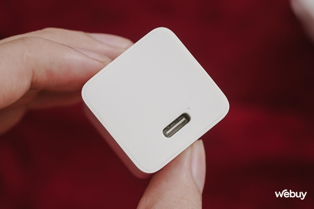 Sạc nhanh Xiaomi siêu nhỏ gọn: Công suất 33W, nhỏ như củ 5W của Apple, sạc được iPhone, iPad, thậm chí cả MacBook ngon lành- Ảnh 10. Sạc nhanh Xiaomi siêu nhỏ gọn: Công suất 33W, nhỏ như củ 5W của Apple, sạc được iPhone, iPad, thậm chí cả MacBook ngon lành- Ảnh 10.