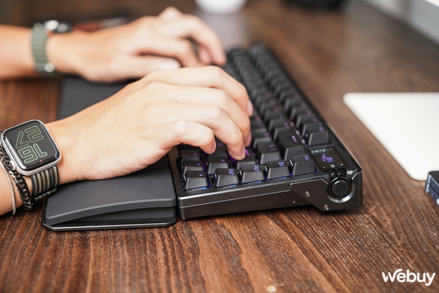 Đánh giá ASUS Azoth Extreme: Bàn phím cơ gaming giá tận 15 triệu Đồng có gì hay?- Ảnh 6. Đánh giá ASUS Azoth Extreme: Bàn phím cơ gaming giá tận 15 triệu Đồng có gì hay?- Ảnh 6.