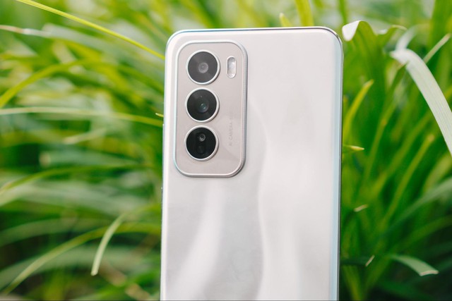 Đánh giá OPPO Reno12 Series: AI sẽ là thứ giúp bạn gắn bó với "dòng chảy bạc"- Ảnh 7. Đánh giá OPPO Reno12 Series: AI sẽ là thứ giúp bạn gắn bó với "dòng chảy bạc"- Ảnh 7.