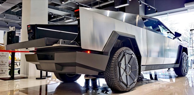 Tesla Cybertruck: Mẫu xe bán tải điện 'sóng gió' nhưng vẫn thống trị thị trường Mỹ- Ảnh 2. Tesla Cybertruck: Mẫu xe bán tải điện 'sóng gió' nhưng vẫn thống trị thị trường Mỹ- Ảnh 2.