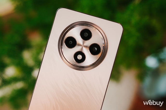 Đánh giá Reno 12 F 5G: AI nhiếp ảnh từ OPPO, nhưng giá rẻ hơn- Ảnh 4. Đánh giá Reno 12 F 5G: AI nhiếp ảnh từ OPPO, nhưng giá rẻ hơn- Ảnh 4.