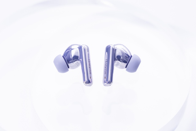 Huawei ra mắt tai nghe không dây giá rẻ: Chất âm ngon, có chống ồn thông minh cực xịn, pin 35 giờ- Ảnh 3. Huawei ra mắt tai nghe không dây giá rẻ: Chất âm ngon, có chống ồn thông minh cực xịn, pin 35 giờ- Ảnh 3.