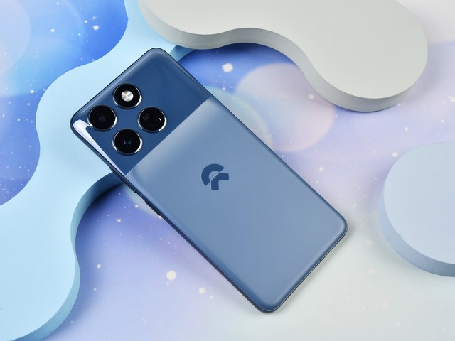 Hoá ra điện thoại cao cấp của hãng xe điện làm thì trông như thế này- Ảnh 3. Hoá ra điện thoại cao cấp của hãng xe điện làm thì trông như thế này- Ảnh 3.