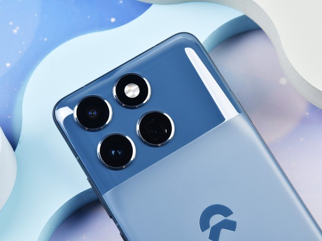 Hoá ra điện thoại cao cấp của hãng xe điện làm thì trông như thế này- Ảnh 8. Hoá ra điện thoại cao cấp của hãng xe điện làm thì trông như thế này- Ảnh 8.