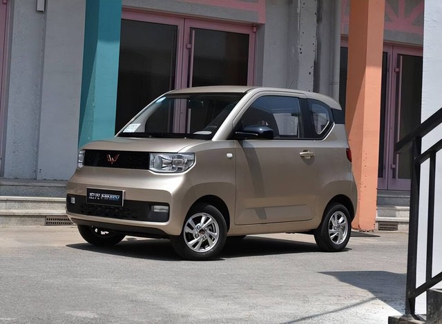 Wuling Hongguang Mini EV: Mẫu xe ô tô rẻ nhất Việt Nam nhưng vì sao vẫn 'ế ẩm'?- Ảnh 1. Wuling Hongguang Mini EV: Mẫu xe ô tô rẻ nhất Việt Nam nhưng vì sao vẫn 'ế ẩm'?- Ảnh 1.