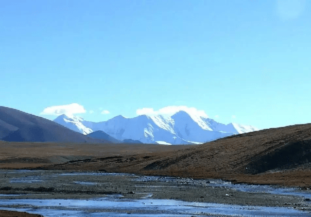 Bí ẩn dòng sông kỳ lạ ở Trung Quốc có dòng nước chảy ngược từ đông sang tây- Ảnh 1. Bí ẩn dòng sông kỳ lạ ở Trung Quốc có dòng nước chảy ngược từ đông sang tây- Ảnh 1.