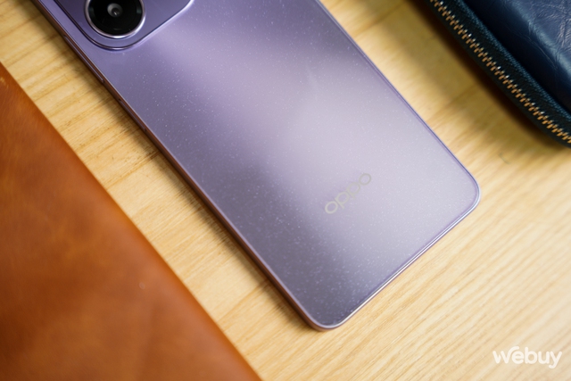 Đánh giá OPPO A3 - smartphone siêu bền, giá siêu "hời" nhưng vẫn có sạc nhanh 45W, thiết kế đẹp- Ảnh 4. Đánh giá OPPO A3 - smartphone siêu bền, giá siêu "hời" nhưng vẫn có sạc nhanh 45W, thiết kế đẹp- Ảnh 4.