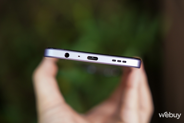 'Tra tấn' OPPO A3 để thử độ bền quân đội: Ngâm nước, ném cầu thang và cán xe qua- Ảnh 5. 'Tra tấn' OPPO A3 để thử độ bền quân đội: Ngâm nước, ném cầu thang và cán xe qua- Ảnh 5.