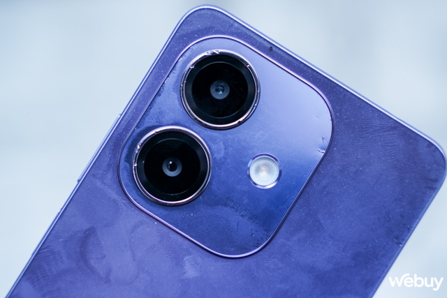 'Tra tấn' OPPO A3 để thử độ bền quân đội: Ngâm nước, ném cầu thang và cán xe qua- Ảnh 14. 'Tra tấn' OPPO A3 để thử độ bền quân đội: Ngâm nước, ném cầu thang và cán xe qua- Ảnh 14.