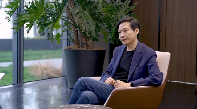 CEO Lôi Quân chia sẻ về Xiaomi: "Cho tôi 1.000 tỷ USD, tôi cũng có thể vượt mặt Apple và Huawei"- Ảnh 1. CEO Lôi Quân chia sẻ về Xiaomi: "Cho tôi 1.000 tỷ USD, tôi cũng có thể vượt mặt Apple và Huawei"- Ảnh 1.