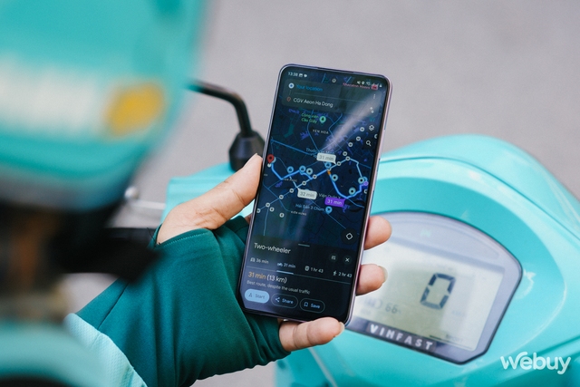 Không phải các sếp, đây mới là nghề "2 tay 2 smartphone" đông đảo nhất- Ảnh 3. Không phải các sếp, đây mới là nghề "2 tay 2 smartphone" đông đảo nhất- Ảnh 3.