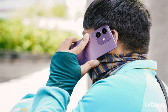 Không phải các sếp, đây mới là nghề "2 tay 2 smartphone" đông đảo nhất- Ảnh 6. Không phải các sếp, đây mới là nghề "2 tay 2 smartphone" đông đảo nhất- Ảnh 6.