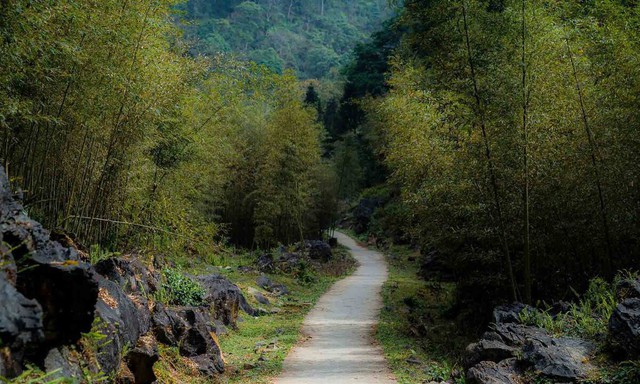 "Ngôi làng địa ngục" gây sốt trong phim kinh dị Việt, không phải là bối cảnh giả, điểm này cách Hà Nội gần 300km- Ảnh 11. "Ngôi làng địa ngục" gây sốt trong phim kinh dị Việt, không phải là bối cảnh giả, điểm này cách Hà Nội gần 300km- Ảnh 11.