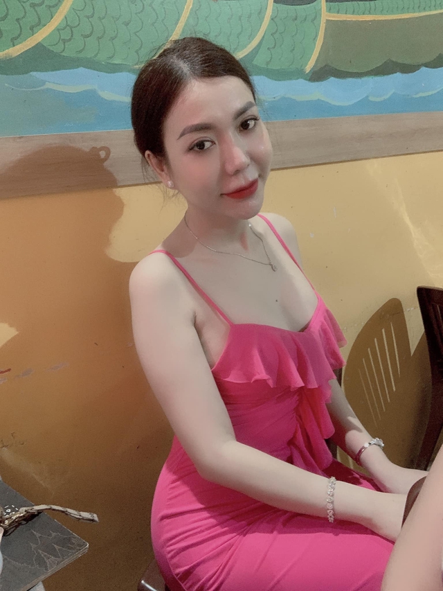 Chàng trai thích chơi búp bê được mẹ già vay tiền cho đi chuyển giới, bán cá khô gom góp trả nợ- Ảnh 6. Chàng trai thích chơi búp bê được mẹ già vay tiền cho đi chuyển giới, bán cá khô gom góp trả nợ- Ảnh 6.