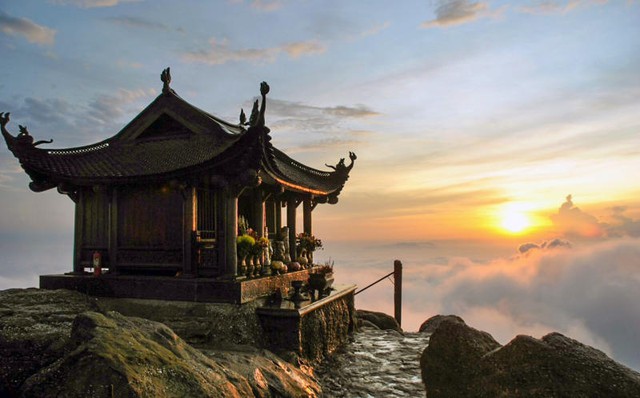 Ngôi chùa được đặt cao nhất Việt Nam nhiệt độ xuống 0 độ C, xuất hiện băng tuyết: Cách Hà Nội chỉ 130km - Ảnh 3.