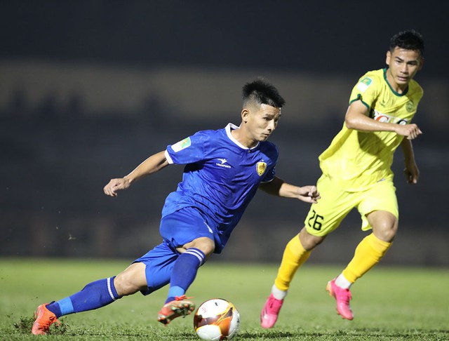 Đình Bắc bị HLV V.League phê phán gay gắt: Đình Bắc bị HLV V.League phê phán gay gắt: