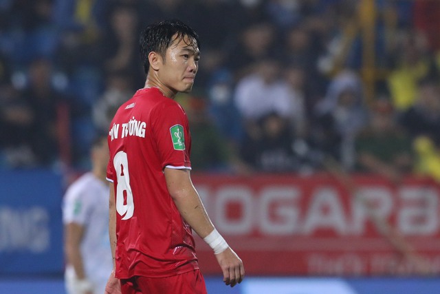 Xuân Trường: "Mùa V.League đầu tiên ở HAGL, tôi từ trên mây rơi xuống thực tế phũ phàng"- Ảnh 7.