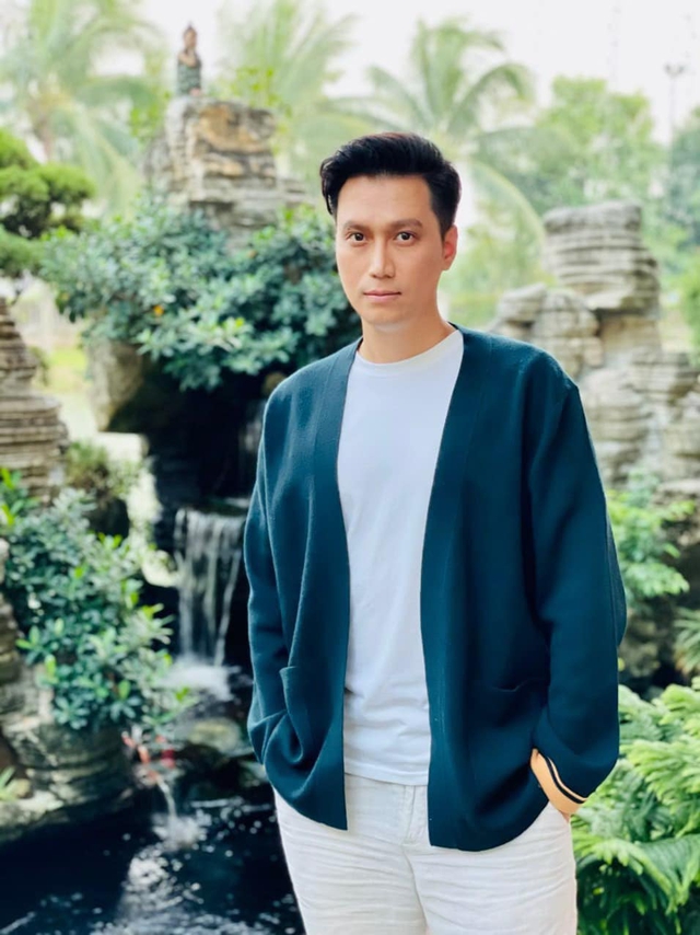Nam thần VTV được phong NSƯT ở tuổi 42: Nghĩ sẽ sống cô độc đến già sau 2 lần hôn nhân đứt gánh- Ảnh 4. Nam thần VTV được phong NSƯT ở tuổi 42: Nghĩ sẽ sống cô độc đến già sau 2 lần hôn nhân đứt gánh- Ảnh 4.