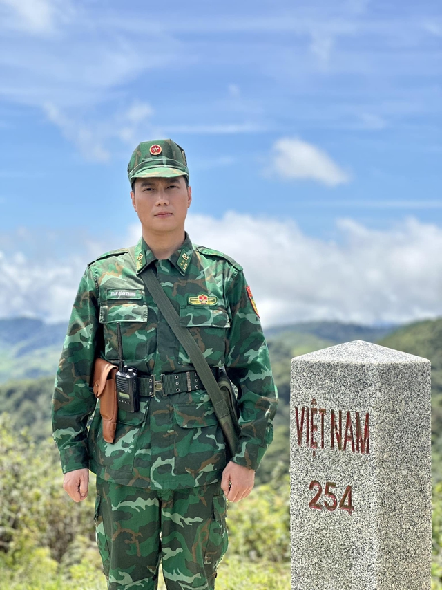 Nam thần VTV được phong NSƯT ở tuổi 42: Nghĩ sẽ sống cô độc đến già sau 2 lần hôn nhân đứt gánh- Ảnh 2.