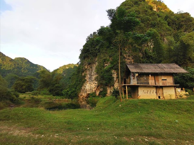 Hang động trong núi ở nơi cách Hà Nội hơn 100km, du khách nhận xét tới đây "ngỡ như đi xuống địa ngục"- Ảnh 6.