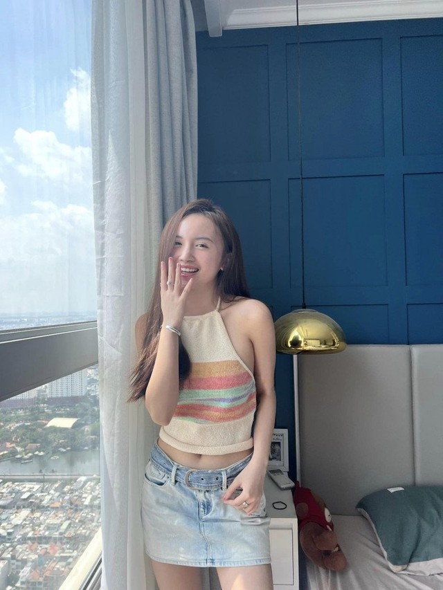 Con gái “nữ hoàng Wushu” Thúy Hiền: Hát hay như bố, xinh gái giống mẹ, muốn vào showbiz- Ảnh 7. Con gái “nữ hoàng Wushu” Thúy Hiền: Hát hay như bố, xinh gái giống mẹ, muốn vào showbiz- Ảnh 7.
