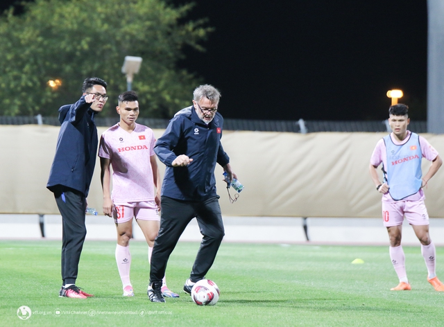 Asian Cup: Tuyển Việt Nam "ra ngõ gặp núi"; Thái Lan đối mặt với cái dớp kéo dài 52 năm- Ảnh 1. Asian Cup: Tuyển Việt Nam "ra ngõ gặp núi"; Thái Lan đối mặt với cái dớp kéo dài 52 năm- Ảnh 1.
