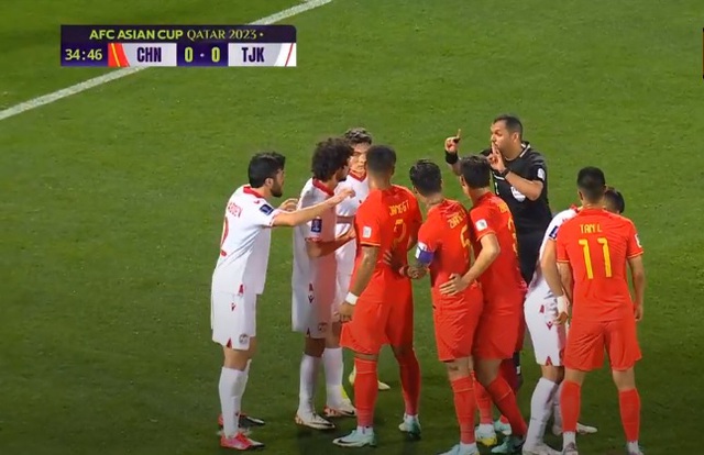 TRỰC TIẾP Trung Quốc 0-0 Tajikistan: VAR can thiệp, tuyển Trung Quốc bị từ chối bàn thắng- Ảnh 3.