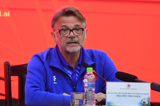 HLV Troussier: "Có thể tôi sẽ chết trên đường pitch"- Ảnh 4.